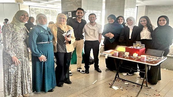 جامعة عين شمس تحتفل بيوم الصحة النفسية: توعية ومهارات عملية للصيدلة جامعة عين شمس تحتفل بيوم الصحة النفسية: توعية ومهارات عملية للصيدلة
