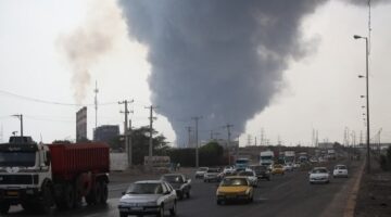 الجمارك الإيرانية: حاويات ميناء رجائي المتضررة كانت محمّلة بمواد كيميائية