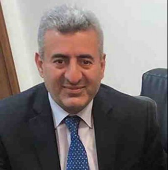 الدكتور علي أحمد الديلمي: الدبلوماسية اليمنية بين مطرقة الفساد وسندان الإصلاح الدكتور علي أحمد الديلمي: الدبلوماسية اليمنية بين مطرقة الفساد وسندان الإصلاح