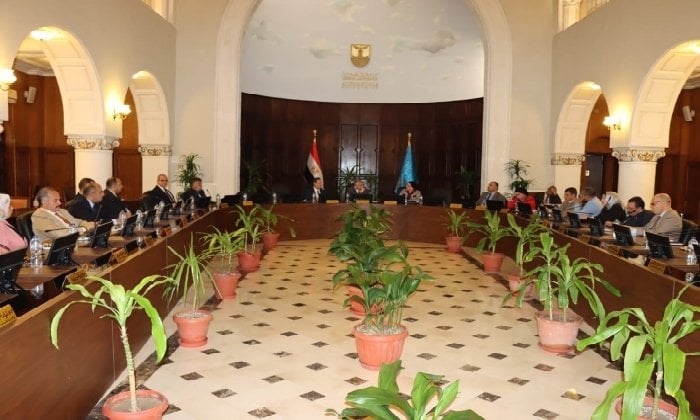 جامعة الإسكندرية تناقش مجموعة من المقترحات التطويرية للمشاركة الفعالة في جائزة التميز الحكومي جامعة الإسكندرية تناقش مجموعة من المقترحات التطويرية للمشاركة الفعالة في جائزة التميز الحكومي