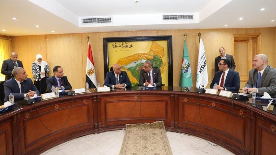 الرئيس التنفيذي لجهاز تنمية المشروعات ومحافظ الفيوم يبحثان سبل التعاون لدعم المشروعات الصغيرة بالمحافظة