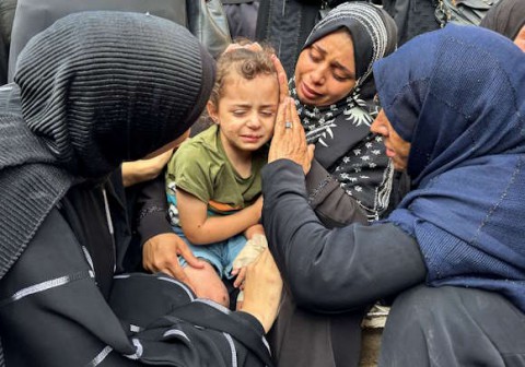 هآرتس: التحريض على إبادة الفلسطينيين سائد في إسرائيل هآرتس: التحريض على إبادة الفلسطينيين سائد في إسرائيل
