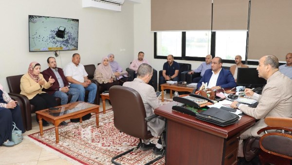 سكرتير بني سويف يناقش مقترحات تطوير مصانع تدوير القمامة سكرتير بني سويف يناقش مقترحات تطوير مصانع تدوير القمامة