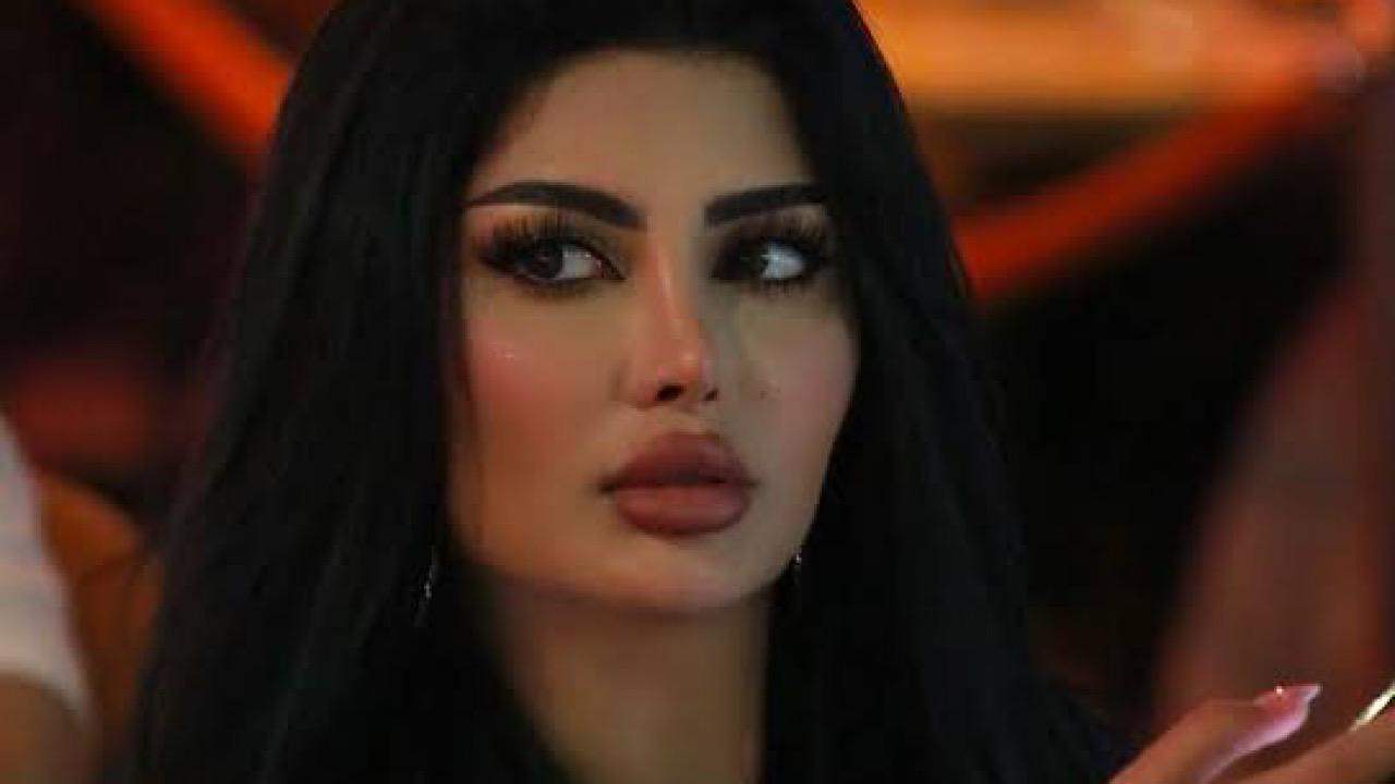 ملكة كابلي تهدي نفسها عقد باهظ الثمن بمناسبة عيد ميلادها ملكة كابلي تهدي نفسها عقد باهظ الثمن بمناسبة عيد ميلادها