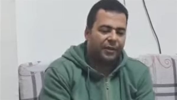 طليق السيدة صاحبة الفيديو المتداول لتعدي أطفال على باب شقتها: عايزة ترجع لعصمتي طليق السيدة صاحبة الفيديو المتداول لتعدي أطفال على باب شقتها: عايزة ترجع لعصمتي