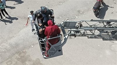 إنقاذ 36 شخصًا بعد انهيار جزئي بسلم عقار في مساكن سبيكو بالسلام إنقاذ 36 شخصًا بعد انهيار جزئي بسلم عقار في مساكن سبيكو بالسلام