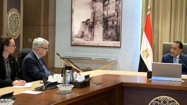 رئيس الوزراء يبحث مع السفير الألماني بالقاهرة الموضوعات ذات الاهتمام المشترك رئيس الوزراء يبحث مع السفير الألماني بالقاهرة الموضوعات ذات الاهتمام المشترك