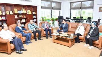 جامعة قناة السويس تعقد الاجتماع الثالث للجنة مبادرة تحالف وتنمية…