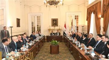 الوزير فوزى يلتقى عبد العاطى  بحضور المنسق العام للحوار الوطني ومجلس الأمناء..صور