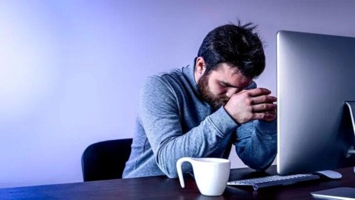 احذرها.. 5 عادات تفعلها يوميا تدمر عقلك احذرها.. 5 عادات تفعلها يوميا تدمر عقلك