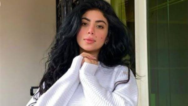 كارولين عزمي: بتكلم مع ربنا وكأنه طبيبي النفسي ونفسي أغير من لبسي كارولين عزمي: بتكلم مع ربنا وكأنه طبيبي النفسي ونفسي أغير من لبسي