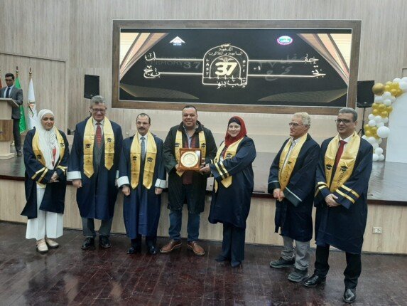 طب بنها تحتفل بتخريج الدفعة السابعة والثلاثين طب بنها تحتفل بتخريج الدفعة السابعة والثلاثين