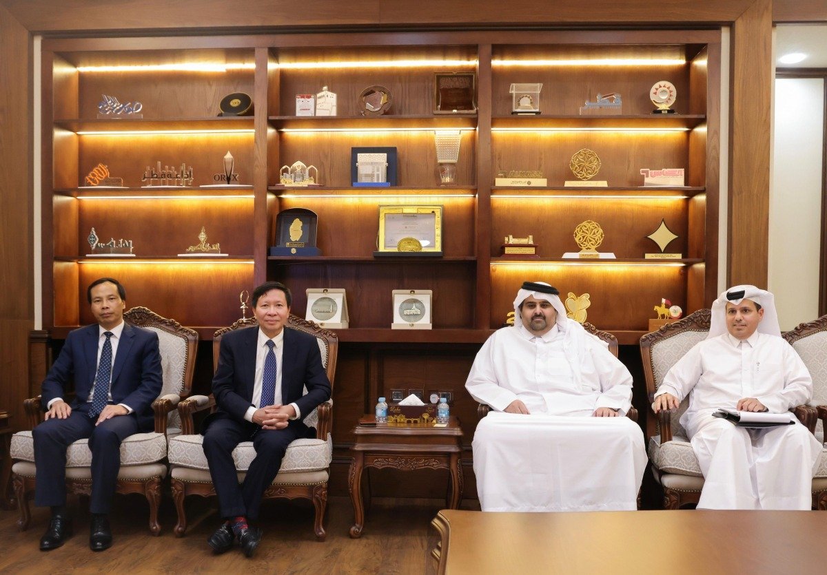 القائم بمهام الرئيس التنفيذي للمؤسسة القطرية للإعلام يجتمع مع السفير الفيتنامي ونائب رئيس إذاعة صوت فيتنام القائم بمهام الرئيس التنفيذي للمؤسسة القطرية للإعلام يجتمع مع السفير الفيتنامي ونائب رئيس إذاعة صوت فيتنام