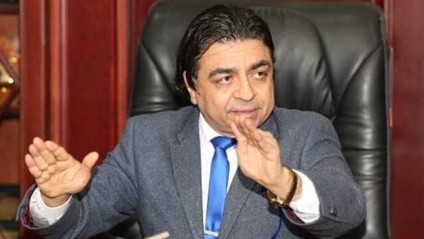 تناولوا كوب من المياه كل ساعة.. رسائل طبية من جمال شعبان للمواطنين تناولوا كوب من المياه كل ساعة.. رسائل طبية من جمال شعبان للمواطنين