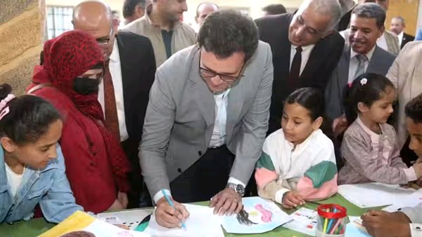 وزير الثقافة يفتتح بيت ثقافة المساعيد بالعريش.. ويؤكد أن الاهتمام بتقديم الخدمات المتكاملة وزير الثقافة يفتتح بيت ثقافة المساعيد بالعريش.. ويؤكد أن الاهتمام بتقديم الخدمات المتكاملة