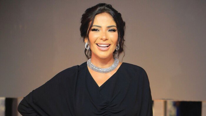 منى زكي تطل على جمهورها بإطلالة وردية ساحرة «صور» منى زكي تطل على جمهورها بإطلالة وردية ساحرة «صور»