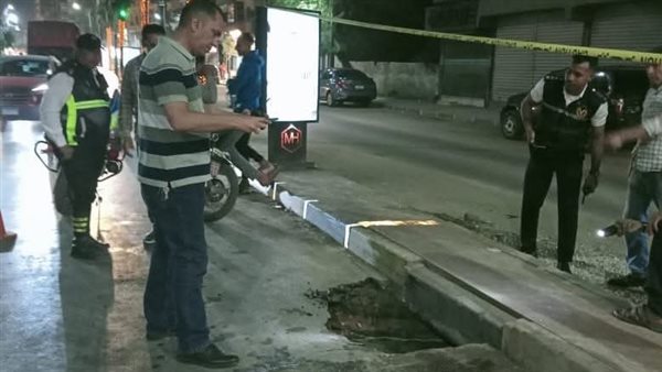 هبوط أرضي في شارع باريس بالمنوفية| صور