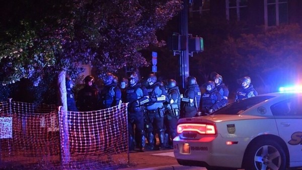 مقـ.ـتل شخص وإصابة 6 في إطلاق نار بولاية نورث كارولينا الأمريكية مقـ.ـتل شخص وإصابة 6 في إطلاق نار بولاية نورث كارولينا الأمريكية