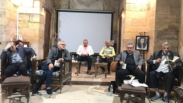 السرد والقصيدة بطلان يمتزجان ببيت الشعر السرد والقصيدة بطلان يمتزجان ببيت الشعر