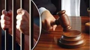 خلاف على طريقة دفع الأجرة.. قرار ضد سائق بتطبيق نقل يصدم شخصا بسيارته فى المعادي