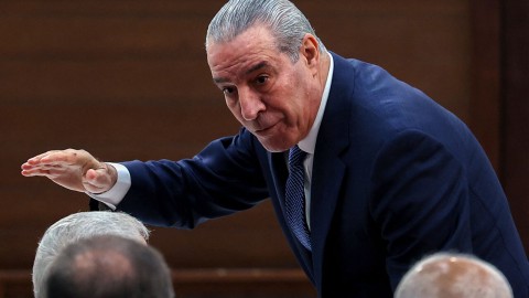 “أقاليم حركة فتح”: طريق “حسين الشيخ” قد تكون”وعرة”..بتقنية “الزووم” ثم تصويت إجماع وبعد ضغط عربي: العالول “زاهد بالموقع” والرجوب تغيب عن الأضواء وممثل “الديمقراطية” لم يحضر والجميع بإنتظار”تحويل ألرواتب” “أقاليم حركة فتح”: طريق “حسين الشيخ” قد تكون”وعرة”..بتقنية “الزووم” ثم تصويت إجماع وبعد ضغط عربي: العالول “زاهد بالموقع” والرجوب تغيب عن الأضواء وممثل “الديمقراطية” لم يحضر والجميع بإنتظار”تحويل ألرواتب”