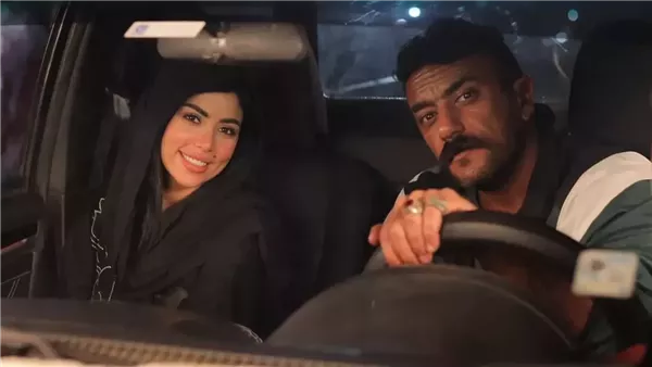 أحمد العوضي يفاجيء كارولين عزمي على الهواء.. “قصة” جريمة بالمقابر أفزعتها أثناء التصوير أحمد العوضي يفاجيء كارولين عزمي على الهواء.. “قصة” جريمة بالمقابر أفزعتها أثناء التصوير