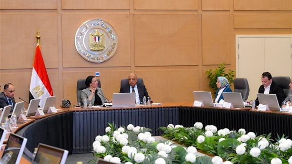 الكهرباء والبيئة تتفقان على آليات جديدة لتوافق مشروعات الطاقة مع معايير الاستدامة الكهرباء والبيئة تتفقان على آليات جديدة لتوافق مشروعات الطاقة مع معايير الاستدامة