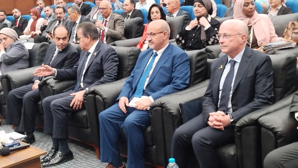وزير الصحة: اهتمام كبير من الدولة بعلاج سرطان الأطفال وزير الصحة: اهتمام كبير من الدولة بعلاج سرطان الأطفال