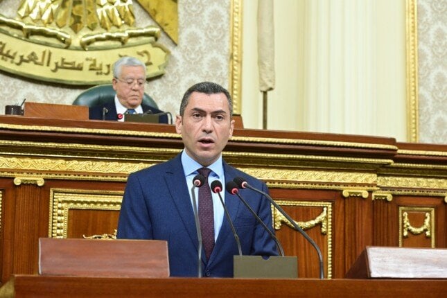 رئيس صناعة النواب يستعرض تقرير بشأن تعديل قانون الثروة المعدنية لتحويلها لهيئة اقتصادية رئيس صناعة النواب يستعرض تقرير بشأن تعديل قانون الثروة المعدنية لتحويلها لهيئة اقتصادية
