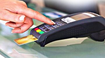 إلزام الدفع البنكي والإلكتروني في بيع السيارات والعقارات بدولة عربية