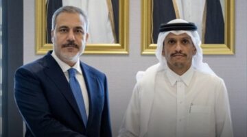 انضمّت لدولٍ عربيّةٍ.. ضغوطاتٌ تركيّةٌ هائلةٌ على قادة (حماس) لتليين مواقفها في مفاوضات التبادل نزولاً عند طلب ترامب.. نتنياهو يُعلِن رسميًا وعلانيّةً: الكيان سيحتّل القطاع كاملاً ويفرض الحكم العسكريّ الشامل