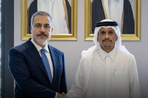 انضمّت لدولٍ عربيّةٍ.. ضغوطاتٌ تركيّةٌ هائلةٌ على قادة (حماس) لتليين مواقفها في مفاوضات التبادل نزولاً عند طلب ترامب.. نتنياهو يُعلِن رسميًا وعلانيّةً: الكيان سيحتّل القطاع كاملاً ويفرض الحكم العسكريّ الشامل انضمّت لدولٍ عربيّةٍ.. ضغوطاتٌ تركيّةٌ هائلةٌ على قادة (حماس) لتليين مواقفها في مفاوضات التبادل نزولاً عند طلب ترامب.. نتنياهو يُعلِن رسميًا وعلانيّةً: الكيان سيحتّل القطاع كاملاً ويفرض الحكم العسكريّ الشامل