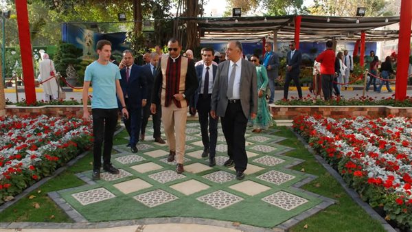 وزير الزراعة بمدغشقر يتفقد المتحف الزراعي ومعرض زهور الربيع وزير الزراعة بمدغشقر يتفقد المتحف الزراعي ومعرض زهور الربيع