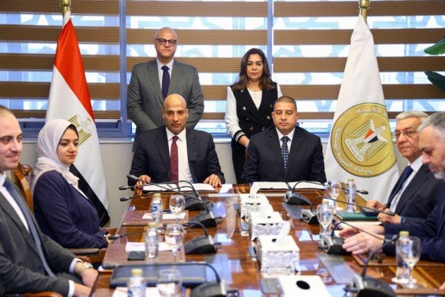 وزيرة التنمية المحلية ومحافظ القليوبية يشهدان توقيع عقد لتأجير وحق الانتفاع لمشروع الـ30 مليون بيضة بالخانكة وزيرة التنمية المحلية ومحافظ القليوبية يشهدان توقيع عقد لتأجير وحق الانتفاع لمشروع الـ30 مليون بيضة بالخانكة