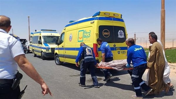 إصابة 5 أشخاص في حادث تصادم ميكروباص مع ربع نقل بالمنيا إصابة 5 أشخاص في حادث تصادم ميكروباص مع ربع نقل بالمنيا