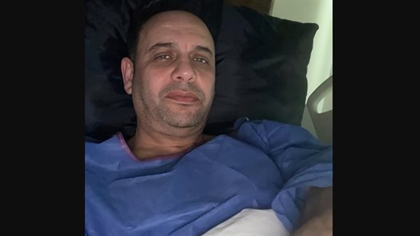 مصطفى قمر يخضع لعملية جراحية في الأحبال الصوتية ويعتذر عن الحفلات مصطفى قمر يخضع لعملية جراحية في الأحبال الصوتية ويعتذر عن الحفلات