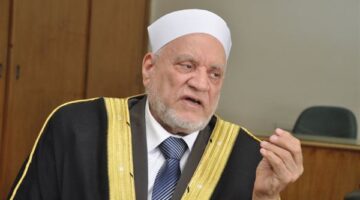 حقيقة تعرض الدكتور أحمد عمر هاشم لغيبوبة وحجزه بالرعاية المركزة