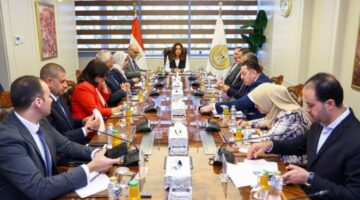 وزيرة التنمية المحلية تبحث الفرص الاستثمارية وإقامة مشروعات جديدة فى القليوبية