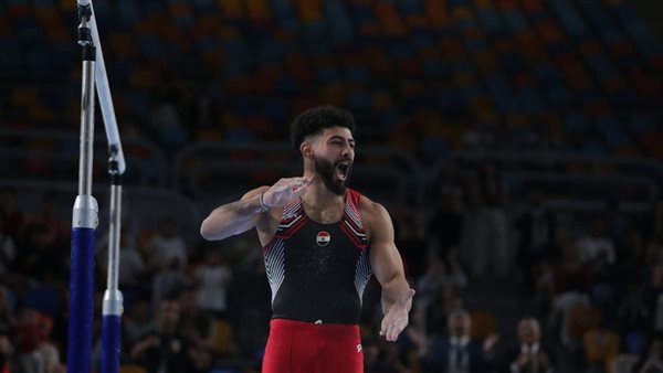 عمر العربي يتوج بذهبية كأس العالم للجمباز الفني على جهاز المتوازي عمر العربي يتوج بذهبية كأس العالم للجمباز الفني على جهاز المتوازي