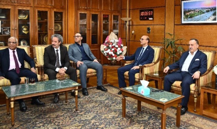 رئيس جامعة أسيوط يبحث مع المحافظ تعزيز التعاون المشترك ودعم المبادرات التنموية