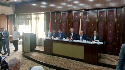اجتماع مرتقب للجنتي الصناعة والطاقة بالبرلمان مع وزير البترول بمقر الوزارة اجتماع مرتقب للجنتي الصناعة والطاقة بالبرلمان مع وزير البترول بمقر الوزارة