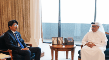 وزير المالية يجتمع مع الرئيس والمدير التنفيذي لمجموعة بنك ميزوهو الياباني