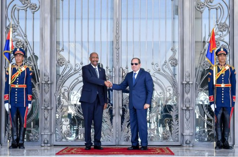 السيسي يبحث مع البرهان التطورات الميدانية في السودان وتقدم الجيش باستعادة السيطرة على العاصمة الخرطوم السيسي يبحث مع البرهان التطورات الميدانية في السودان وتقدم الجيش باستعادة السيطرة على العاصمة الخرطوم