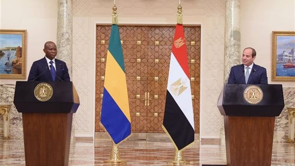 الرئيس السيسي يجري اتصالًا هاتفيًا بنظيره الجابوني للتهنئة بفوزه في الانتخابات الرئيس السيسي يجري اتصالًا هاتفيًا بنظيره الجابوني للتهنئة بفوزه في الانتخابات