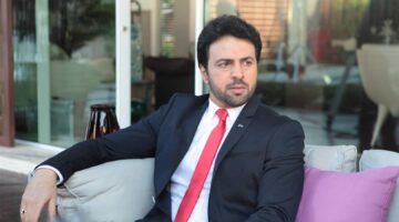 غيرة تيم حسن على زوجته وفاء الكيلاني تتصدر.. ما فعله مفاجئ