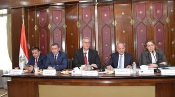 بحضور وزيرا البترول والشئون النيابية.. صناعة النواب تناقش توفير الغاز للمصانع بأسعار تنافسية