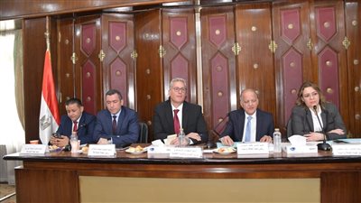 بحضور وزيرا البترول والشئون النيابية.. صناعة النواب تناقش توفير الغاز للمصانع بأسعار تنافسية بحضور وزيرا البترول والشئون النيابية.. صناعة النواب تناقش توفير الغاز للمصانع بأسعار تنافسية
