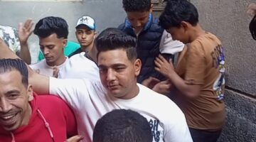 فرحة العمر.. عامل سيرك طنطا يعقد قرانه على شريكة حياته: مسبتنيش لحظة|شاهد