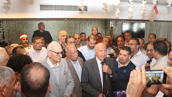 نقيب المعلمين: هناك طفرة بالخدمات وتلبية لمطالب المعلمين وحل أى مشكلة تواجههم نقيب المعلمين: هناك طفرة بالخدمات وتلبية لمطالب المعلمين وحل أى مشكلة تواجههم