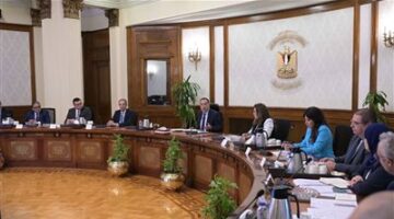 رئيس الوزراء يتابع إجراءات تيسير الحصول على التراخيص ويؤكد ضرورة تبسيط المتطلبات وتوحيد الرسوم